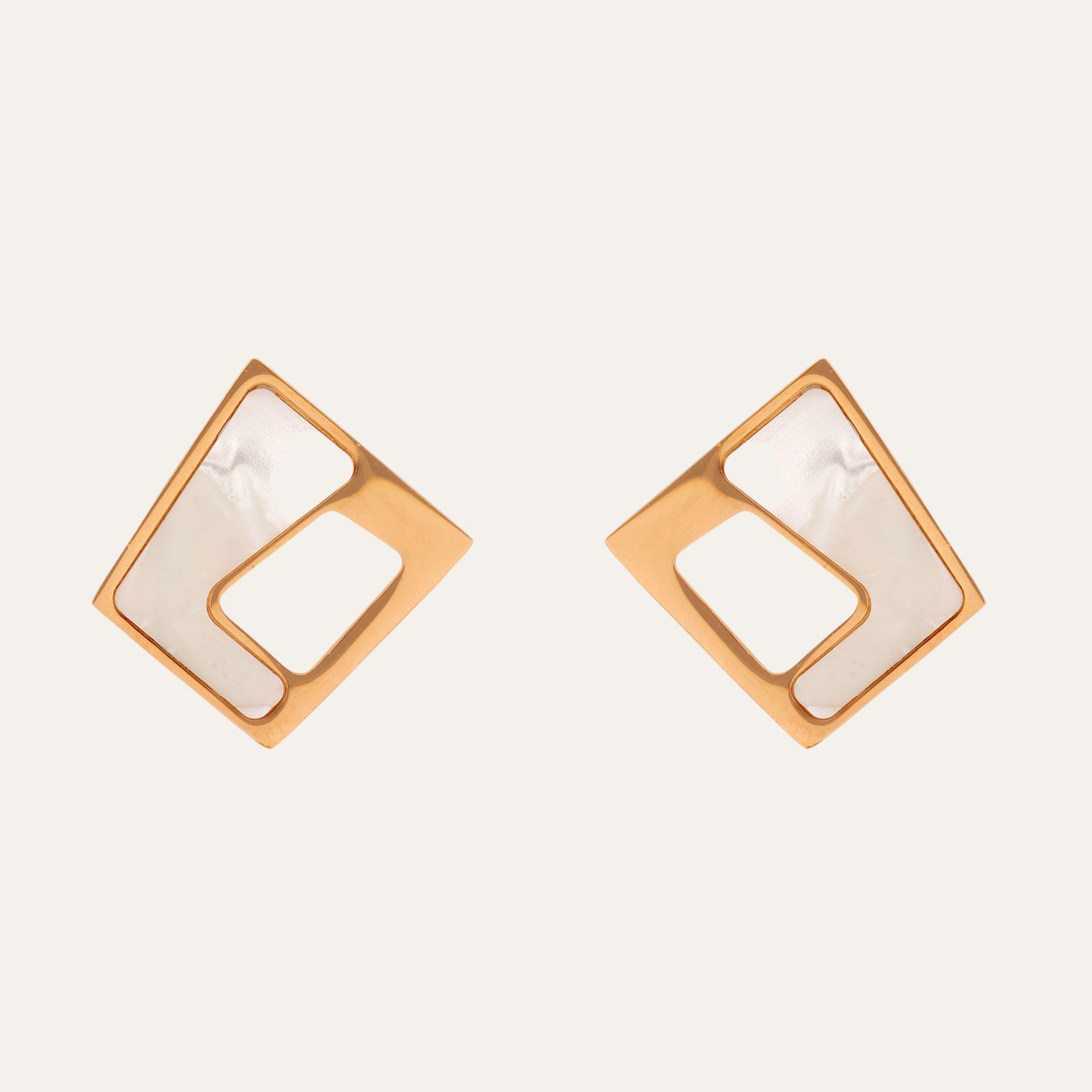 N3VO Pearl Prism Earrings