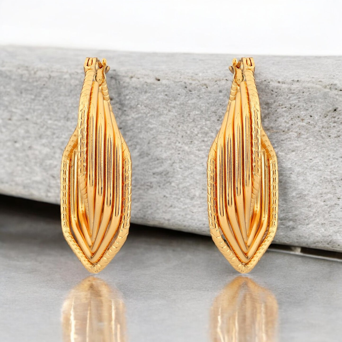 N3VO Royale Crest Hoops