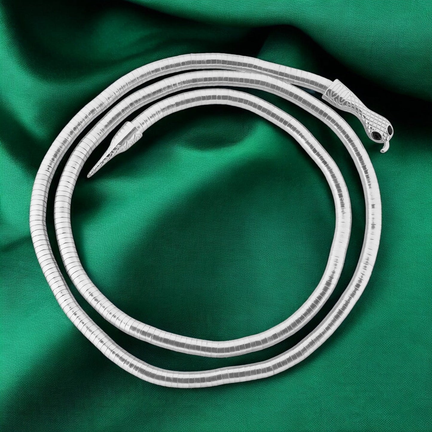 N3VO Viperia Snake Chain Necklace