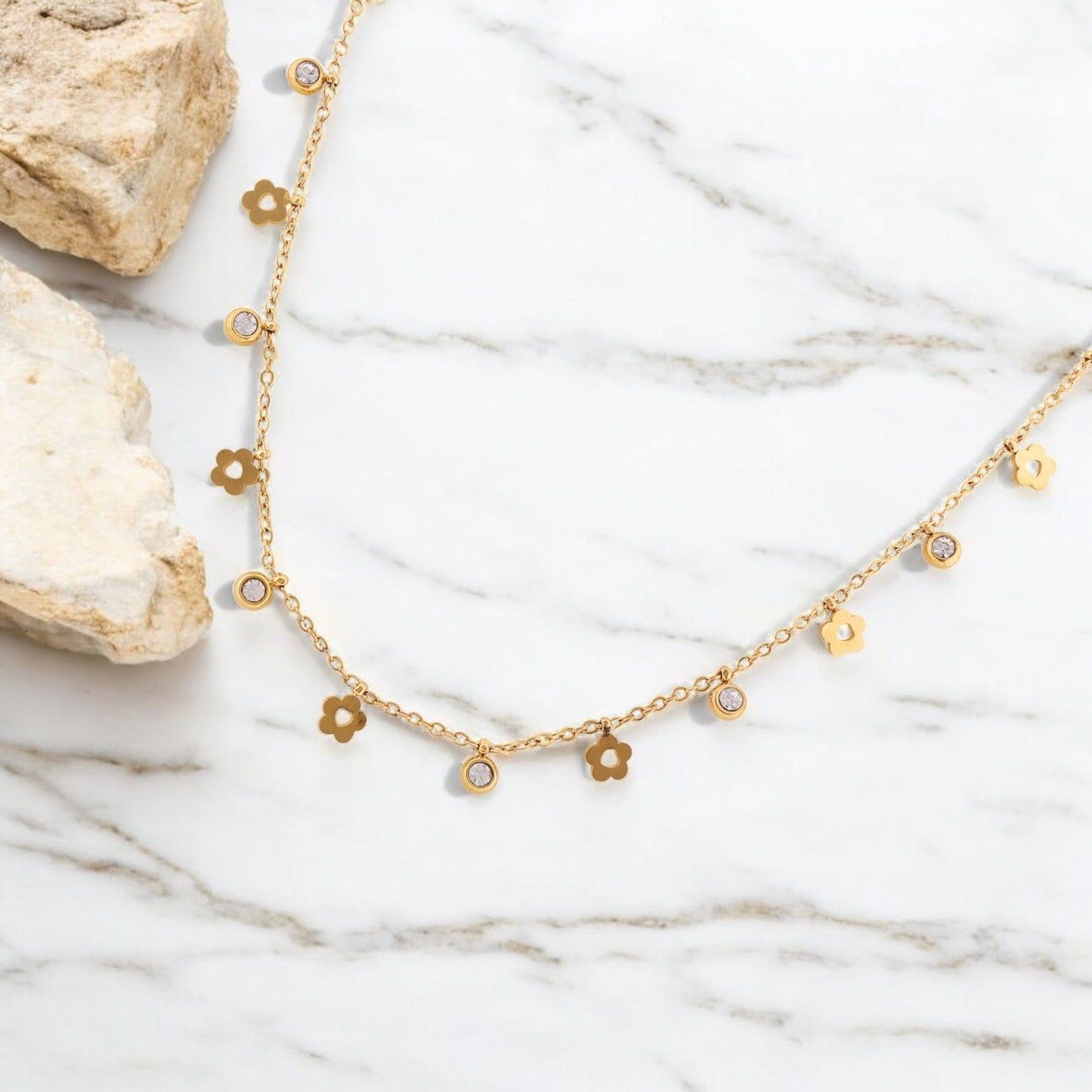 N3VO Fleurita Charm Necklace