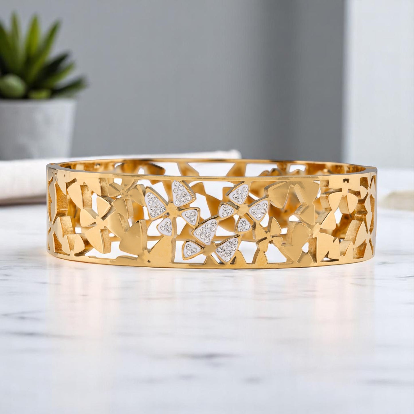 N3VO Aurelia Gold Matte Bangle