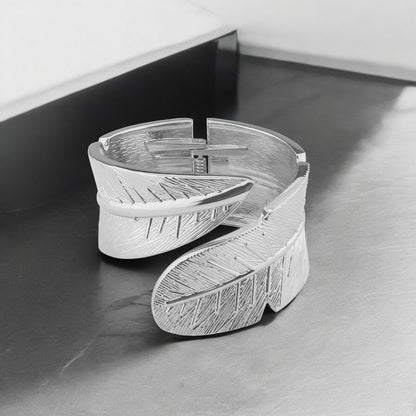 Vesta Feather Bangle