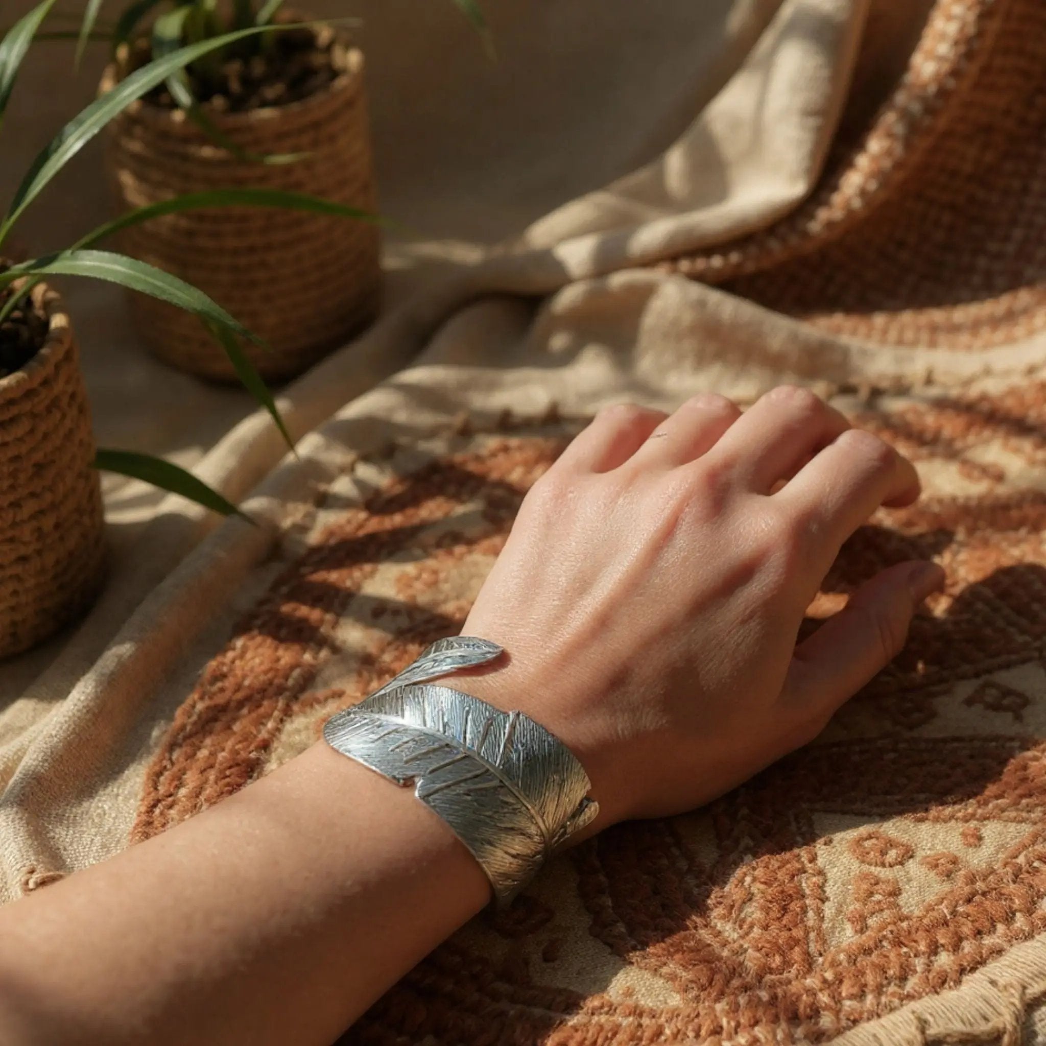 Vesta Feather Bangle N3VO