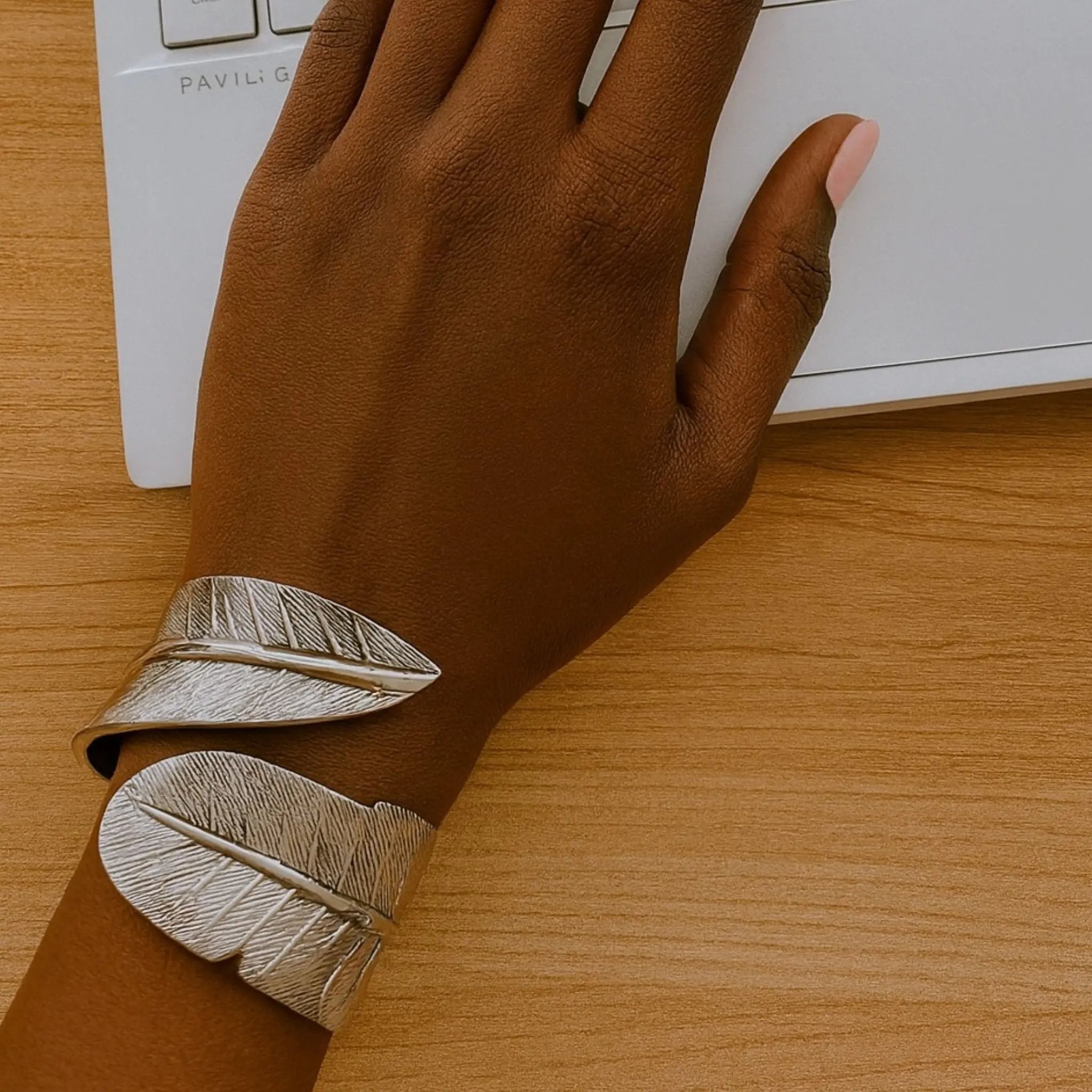 Vesta Feather Bangle N3VO