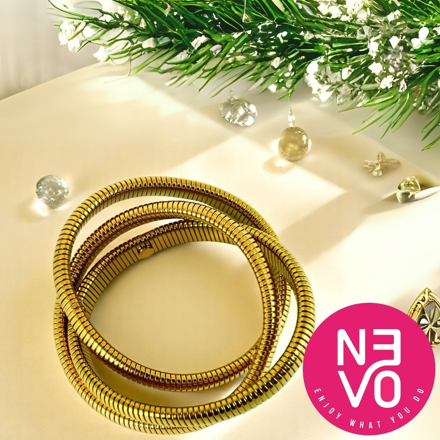 N3VO Bold Coiled Bangle