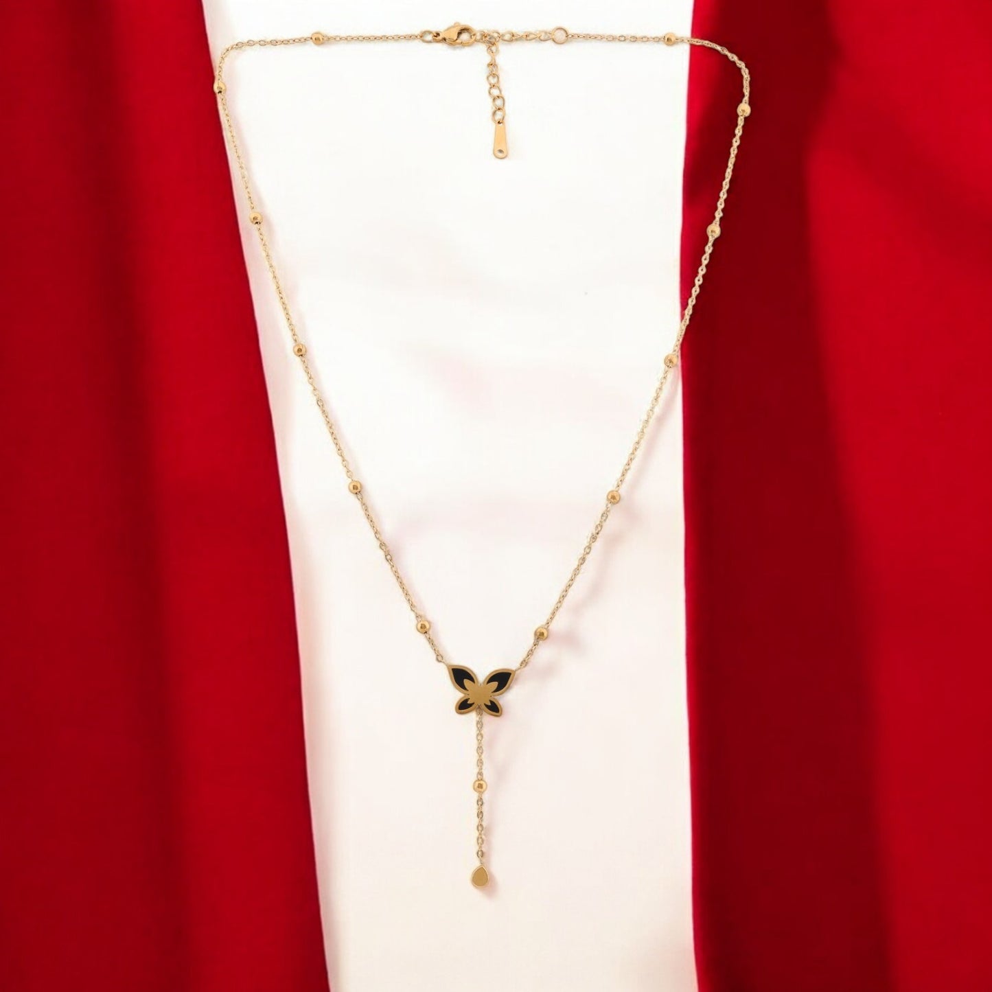 N3VO Noir Bloom Lariat