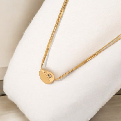 N3VO Golden Pebble Necklace