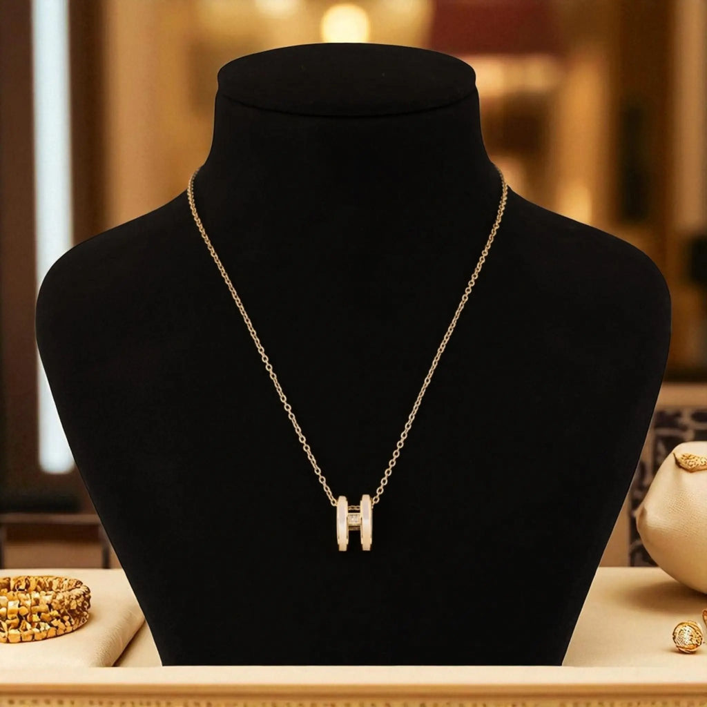 Embrace Ring Necklace N3VO