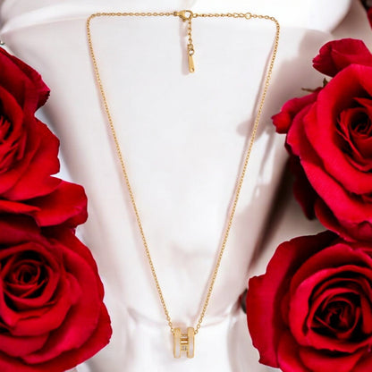 N3VO Embrace Ring Pendant Necklace